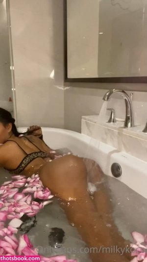 Chloe Saat Video #42