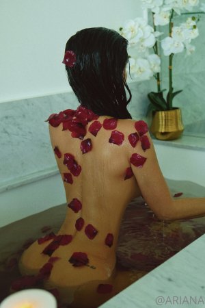 Ariana James Photo #3