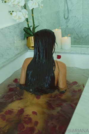 Ariana James Photo #9