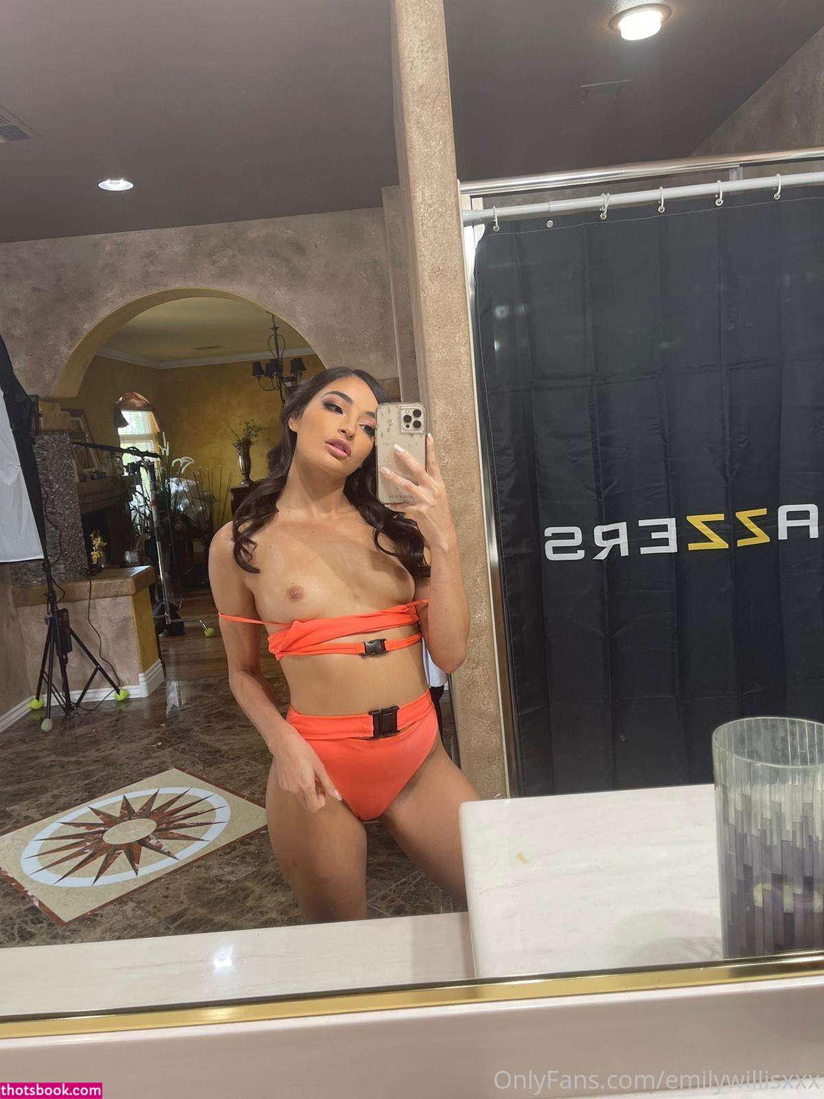 Emily Willis Photo #68