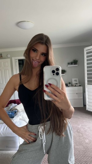 Brooke Monk Photo #18