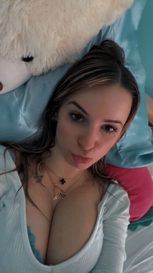 Kaitlyn Krems Photo #33