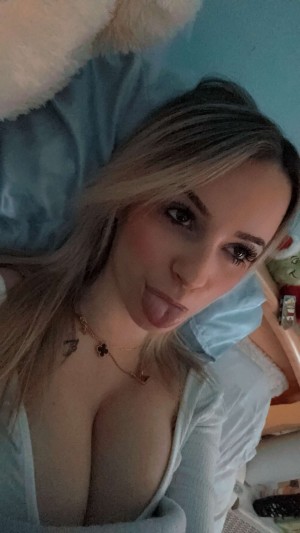 Kaitlyn Krems Photo #47