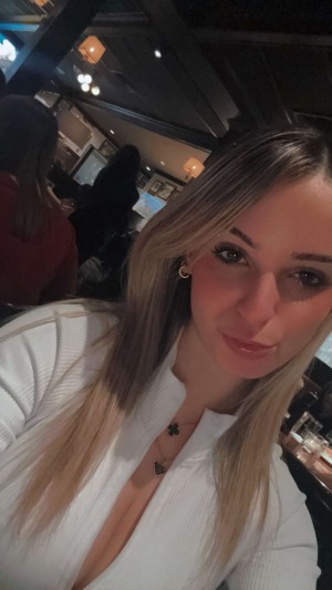 Kaitlyn Krems Photo #82