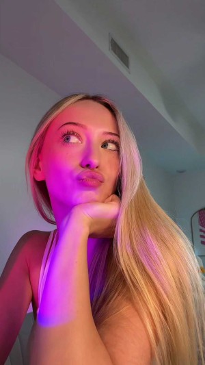 Sophia Diamond Post #25