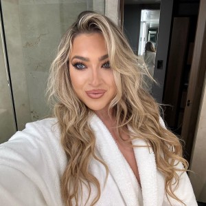 Scarlet Aviram Photo #28