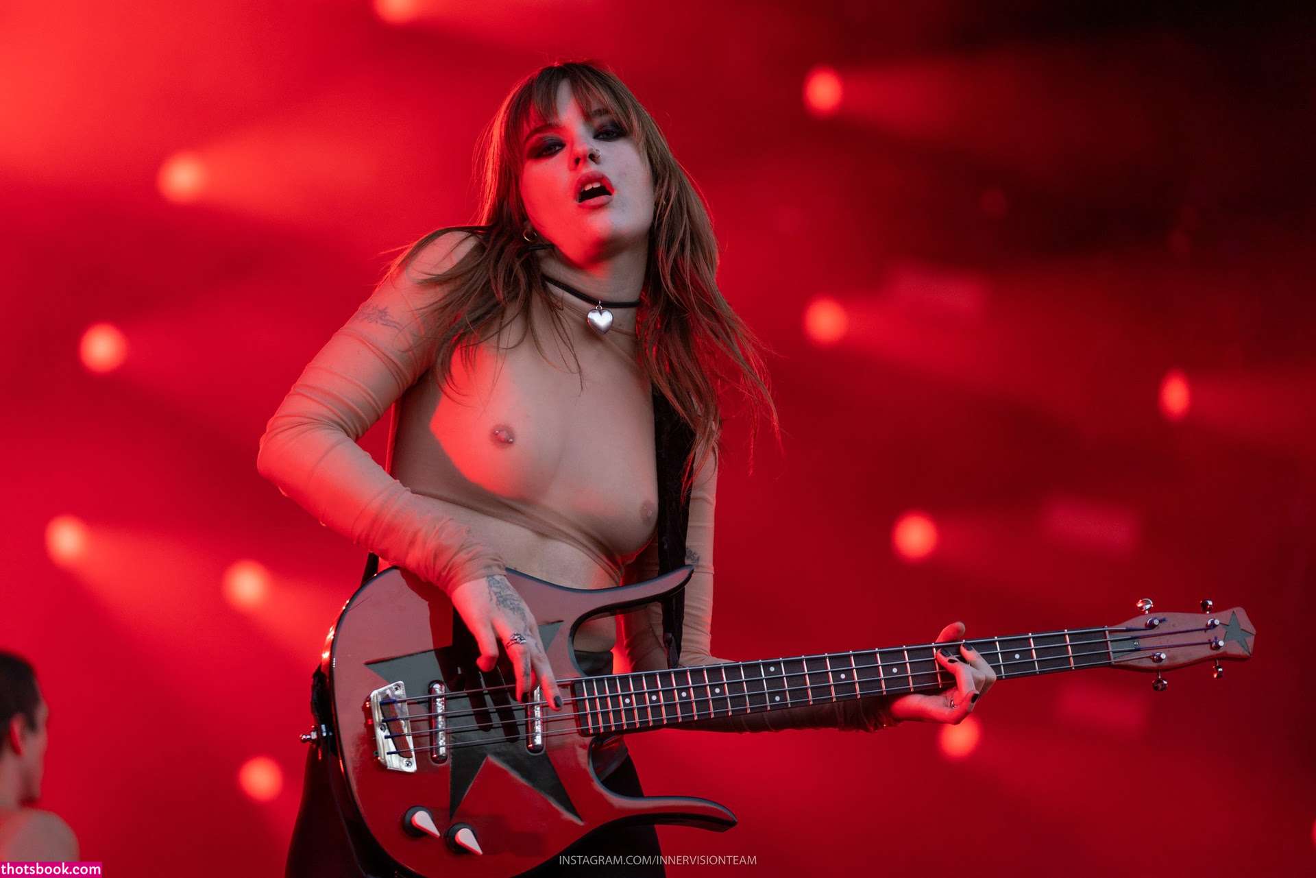 Victoria De Angelis Photo #46