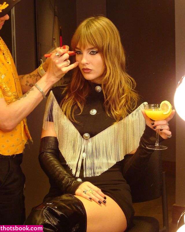 Victoria De Angelis Photo #64