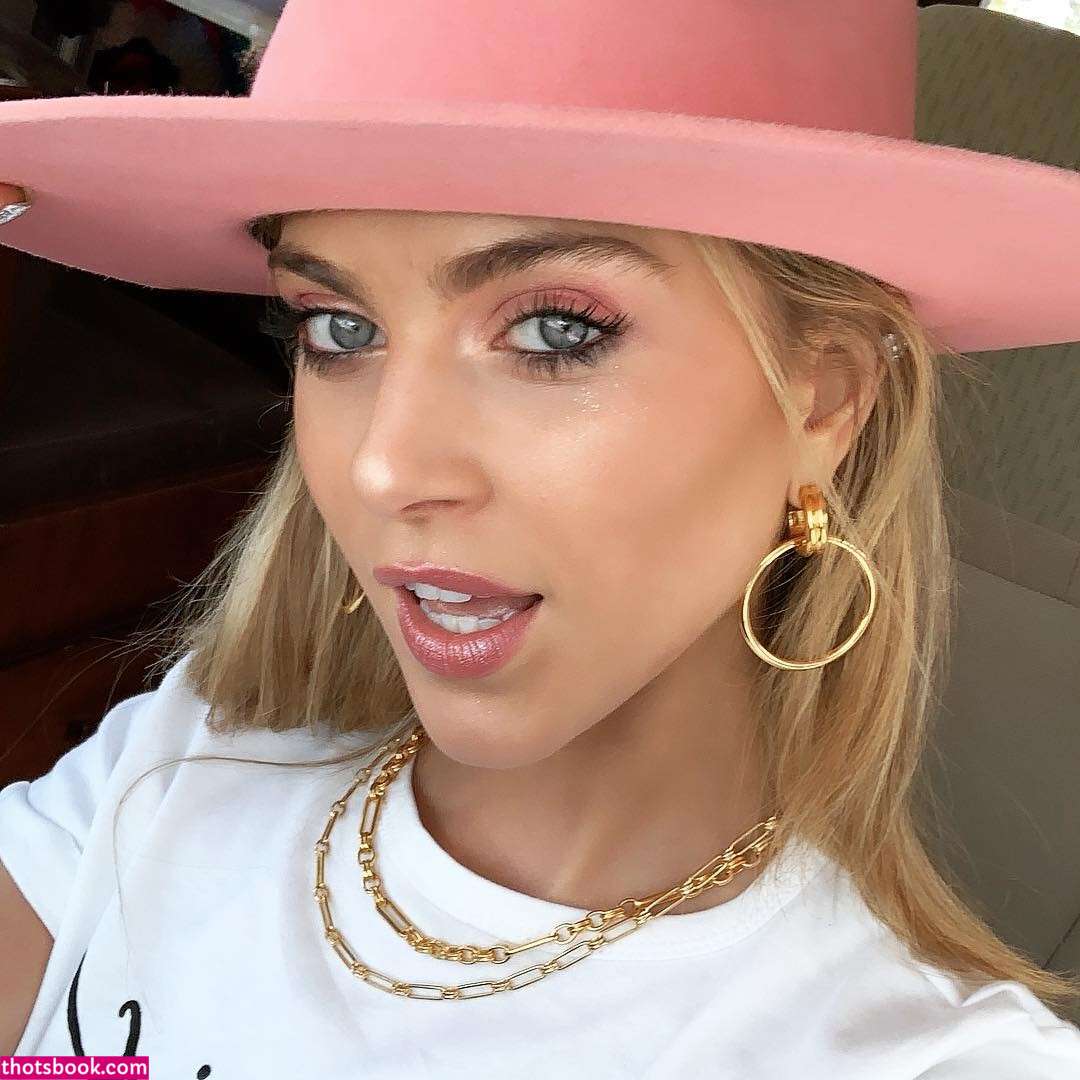 Anne Winters Photo #23