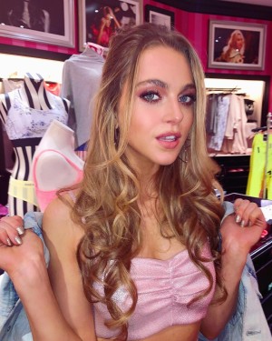 Anne Winters Photo #18