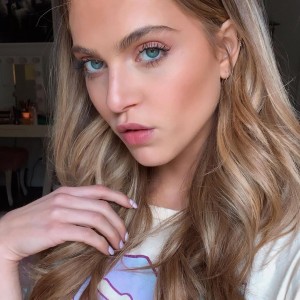 Anne Winters Photo #25