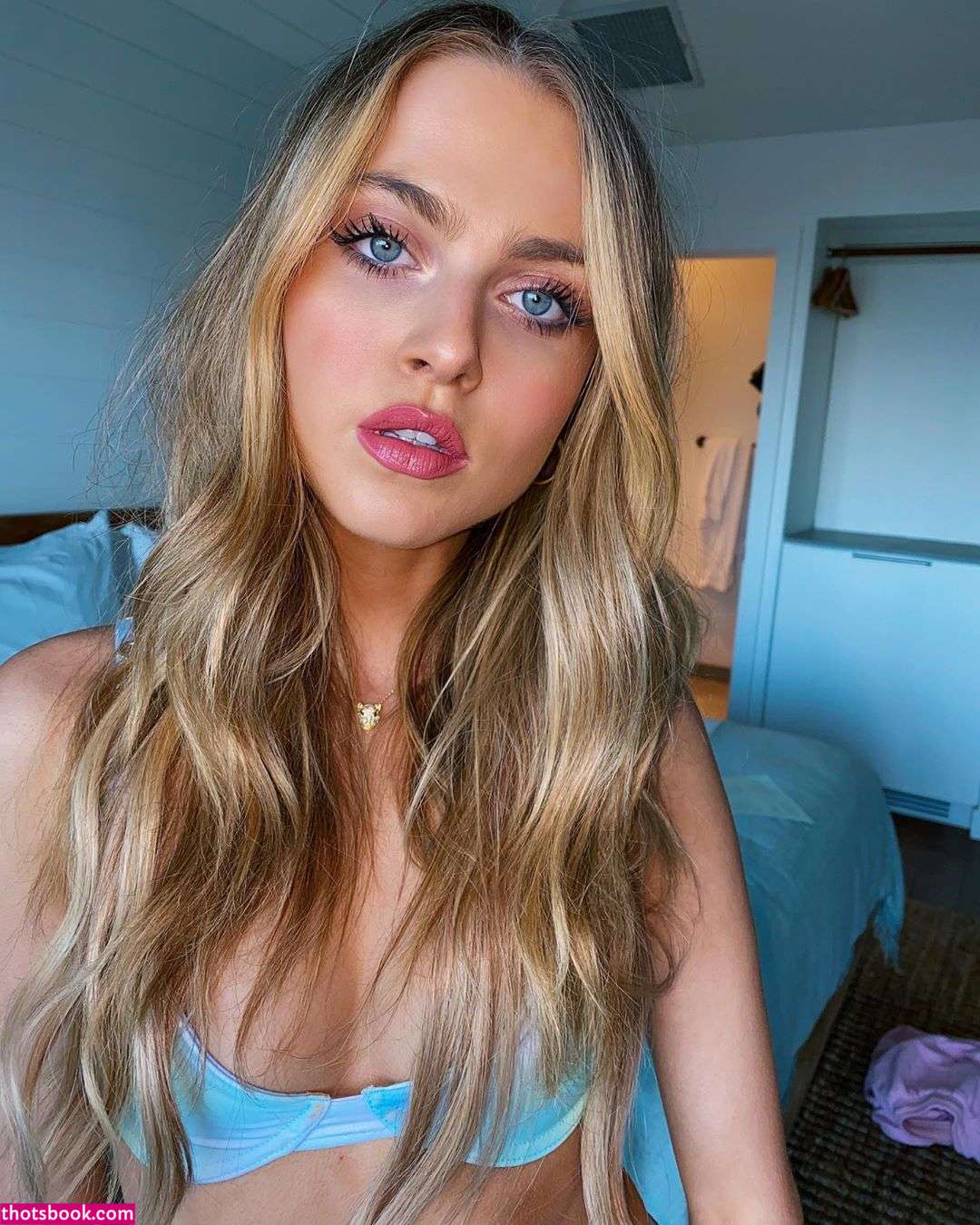 Anne Winters Photo #141