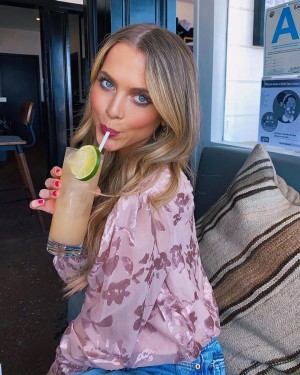 Anne Winters Photo #197