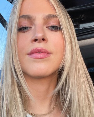 Anne Winters Photo #214