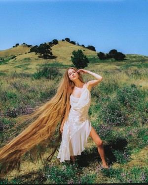 Anne Winters Photo #230