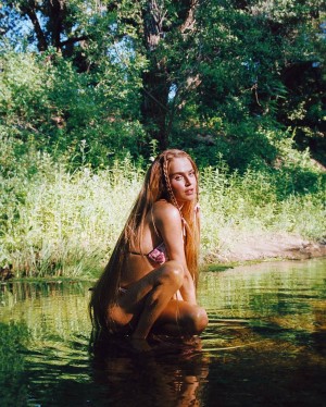 Anne Winters Photo #239