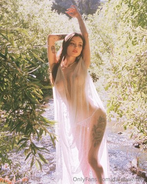 Dainty Wilder Photo #760