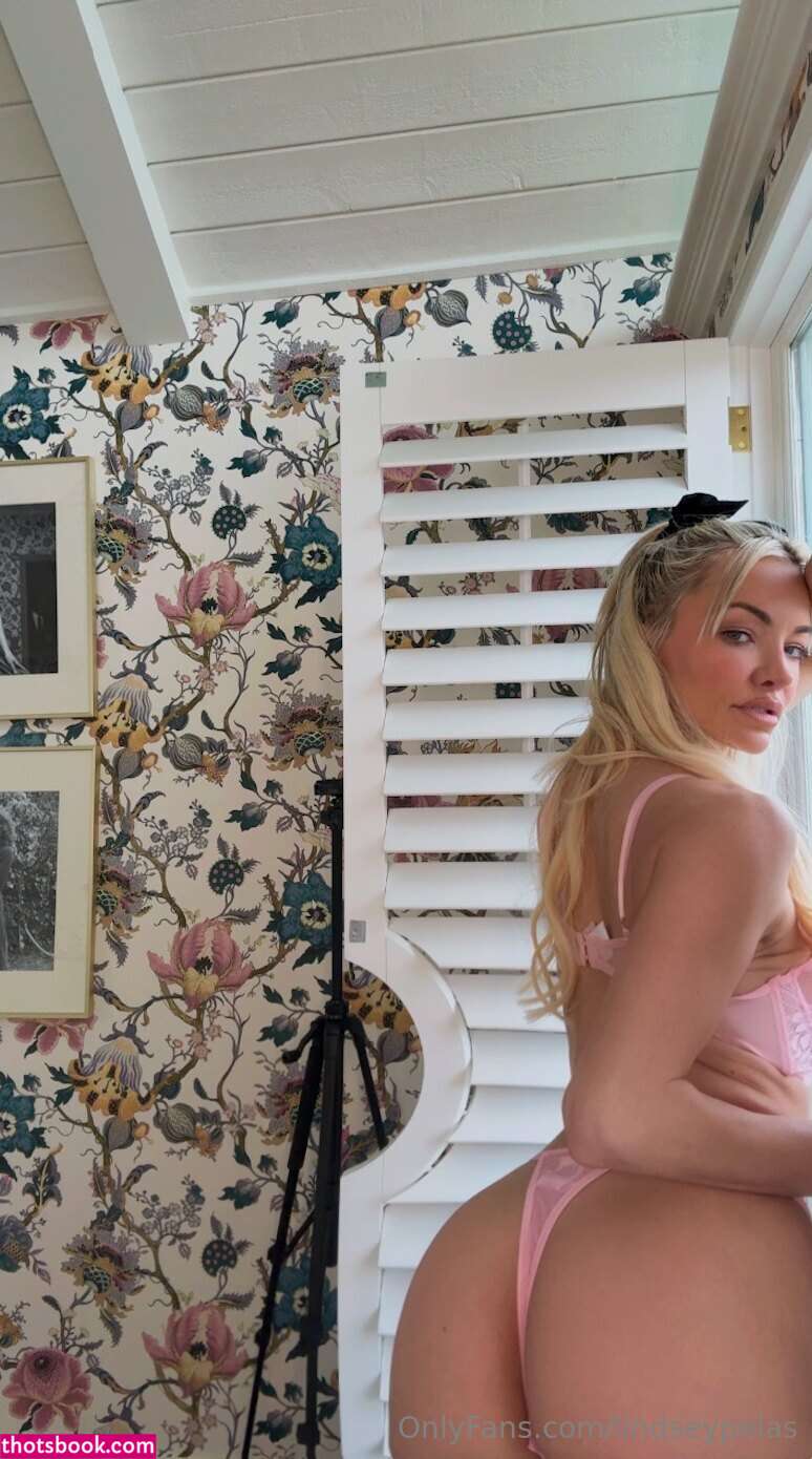 Lindsey Pelas Photo #904