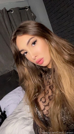 Coral Larsen Photo #209