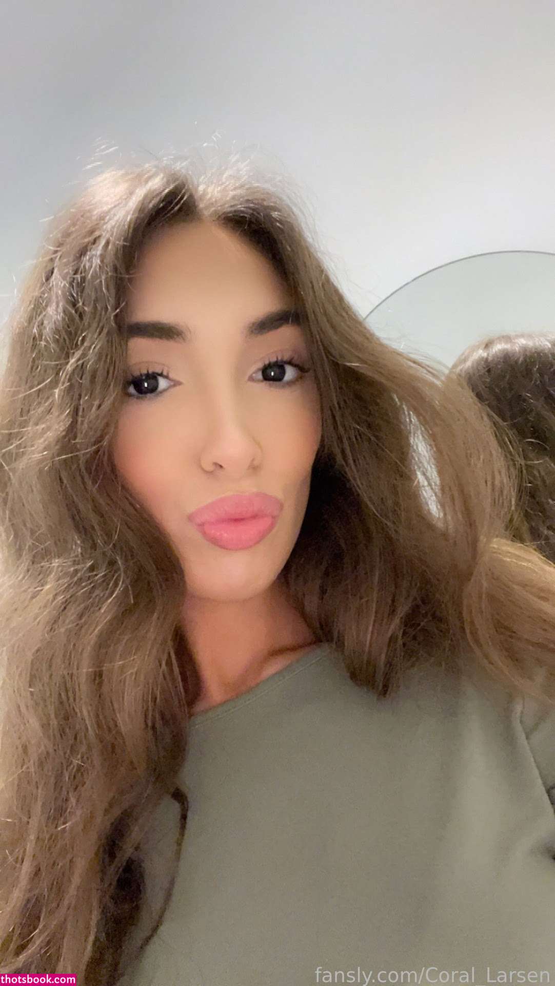 Coral Larsen Photo #236