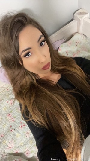 Coral Larsen Photo #234