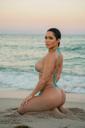 Bruna Luccas Photo #93