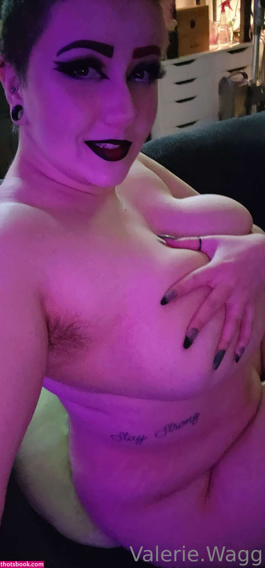 Valerie Wagg Photo #33