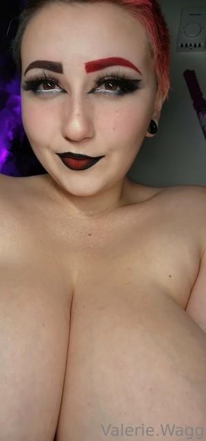 Valerie Wagg Photo #27