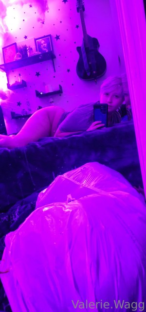 Valerie Wagg Photo #115