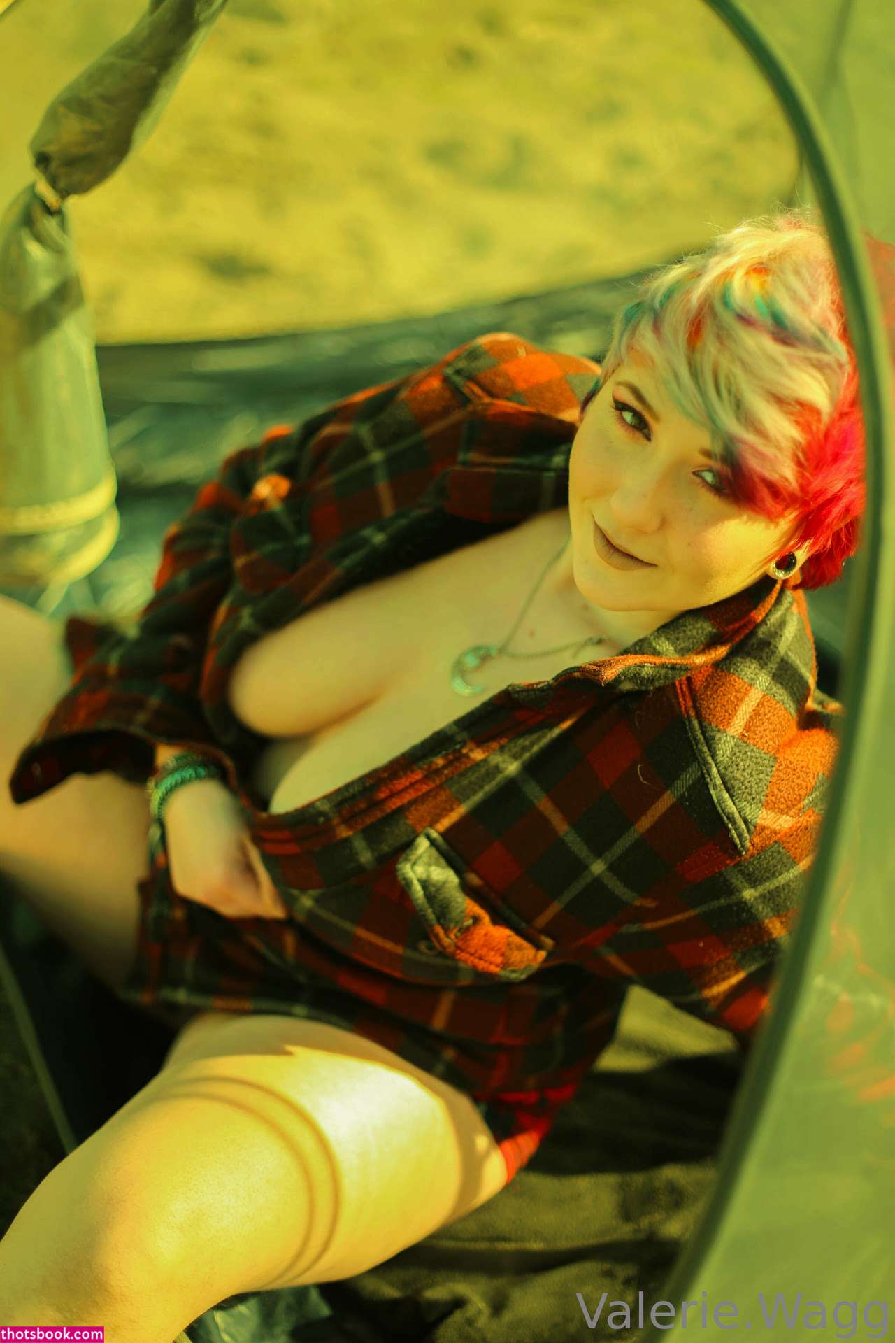 Valerie Wagg Photo #154