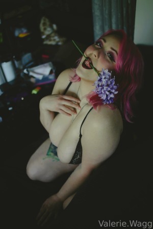 Valerie Wagg Photo #135