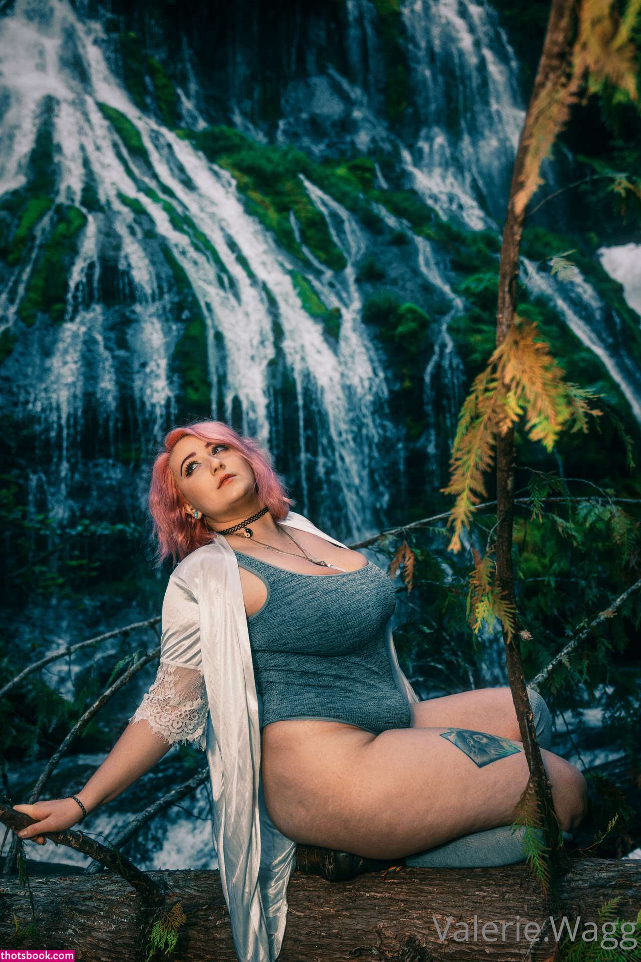 Valerie Wagg Photo #199