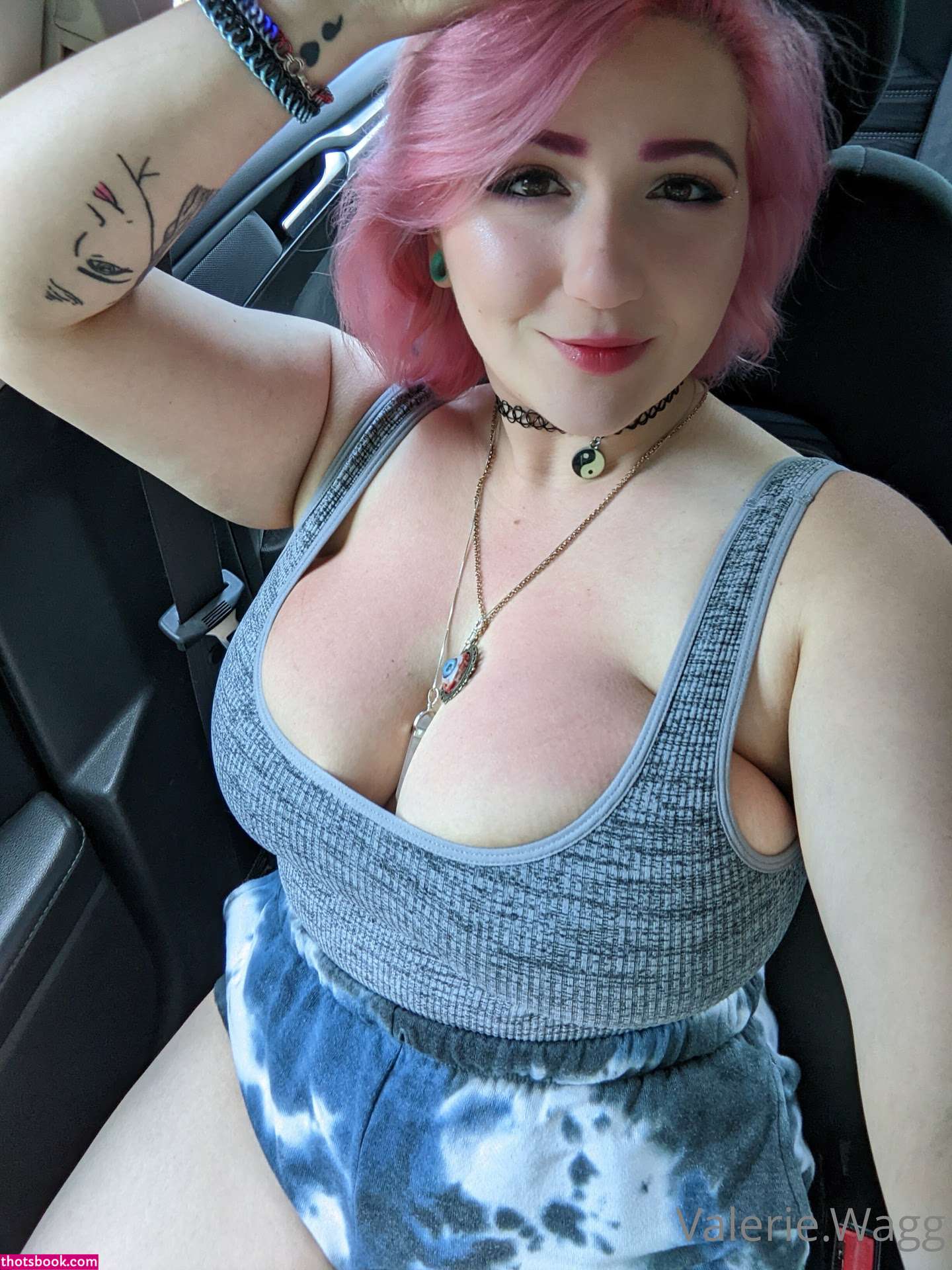 Valerie Wagg Photo #203