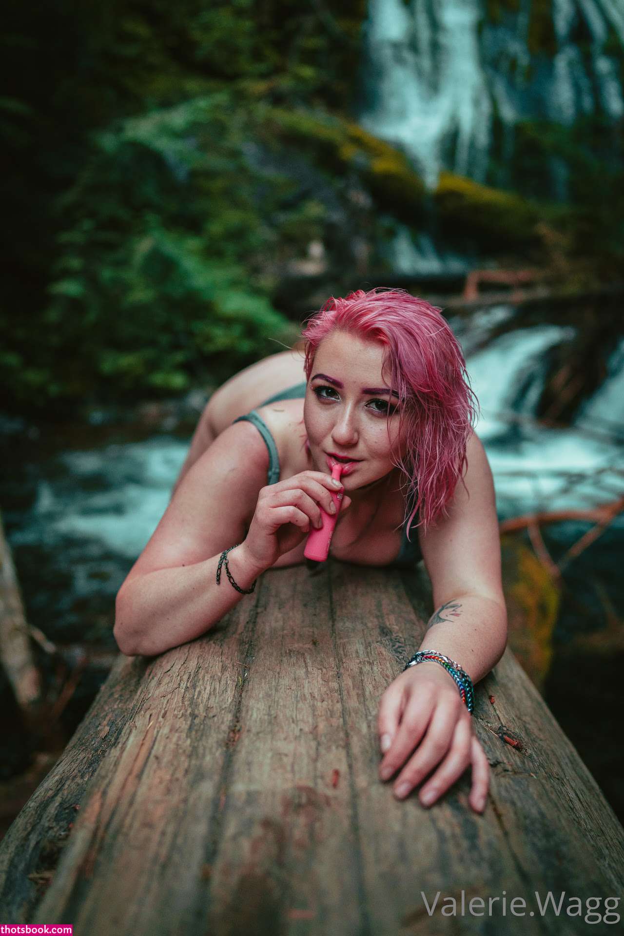 Valerie Wagg Photo #207