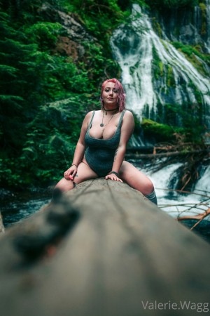 Valerie Wagg Photo #202