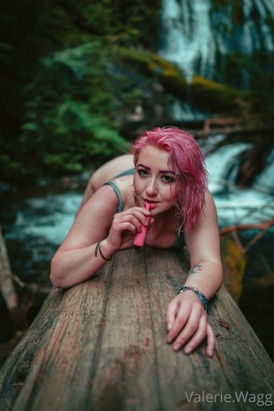 Valerie Wagg Photo #207