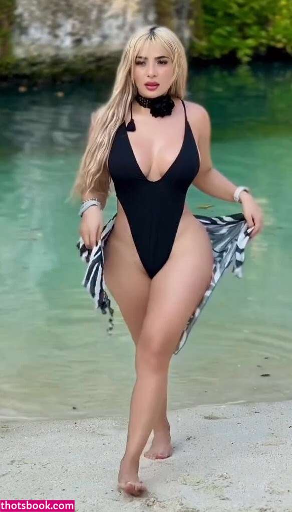 Alemia Rojas Photo #19