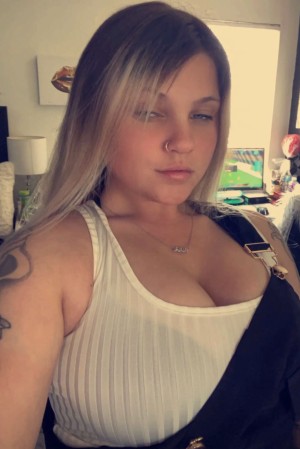 Chelsea Erdman Photo #40