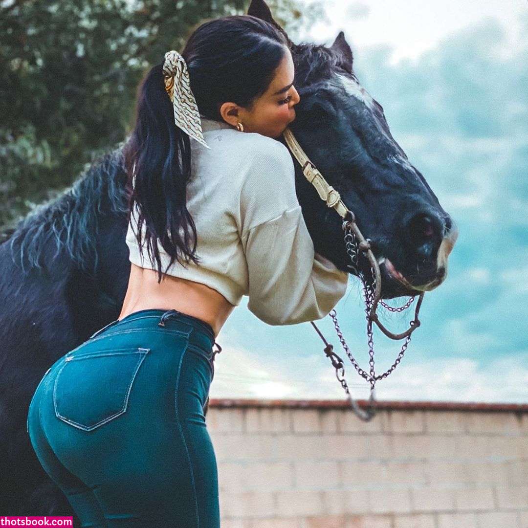 Ivette Saucedo Photo #2