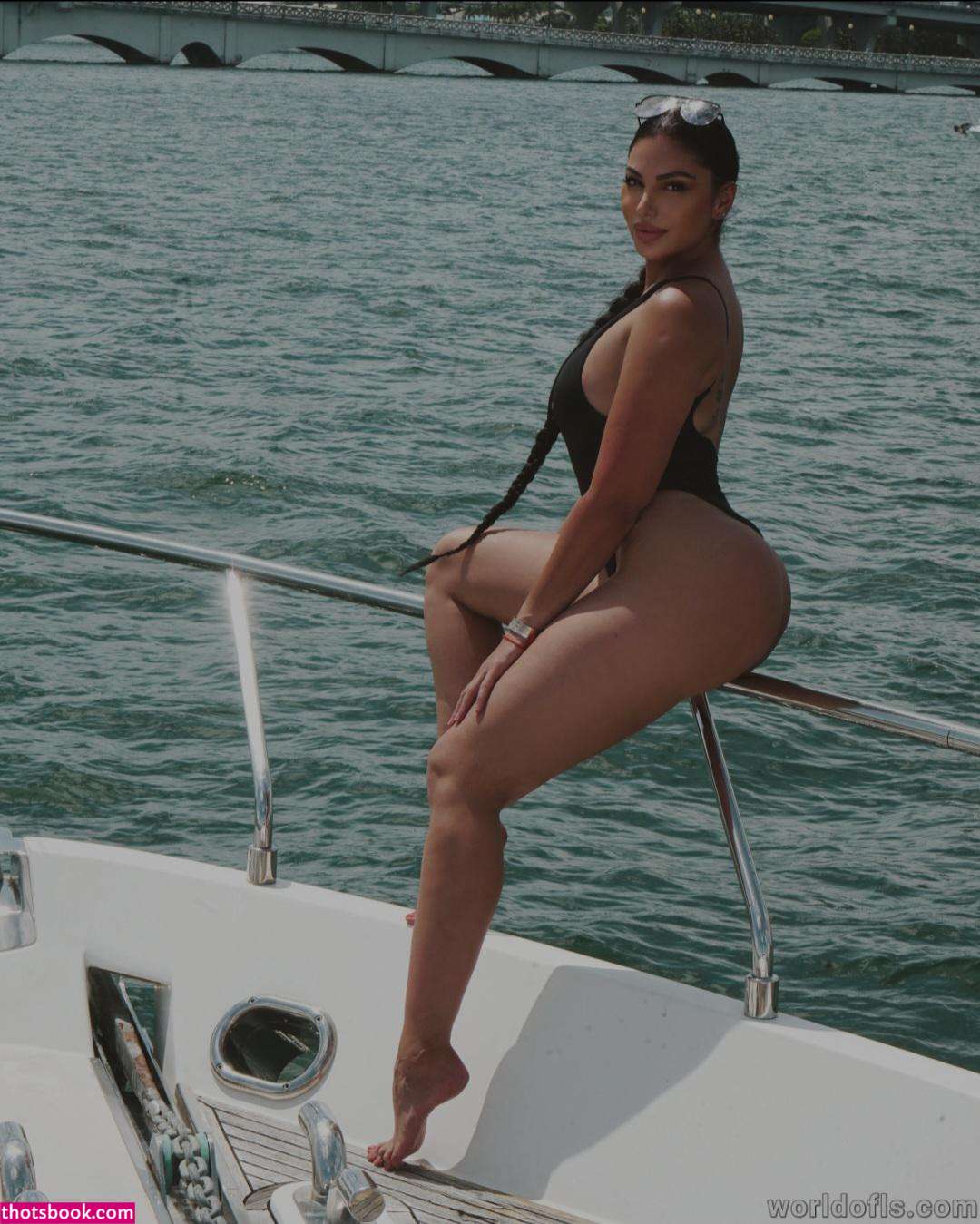 La Reina Shaw Photo #5