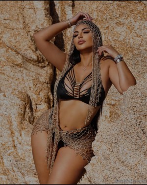 La Reina Shaw Photo #10