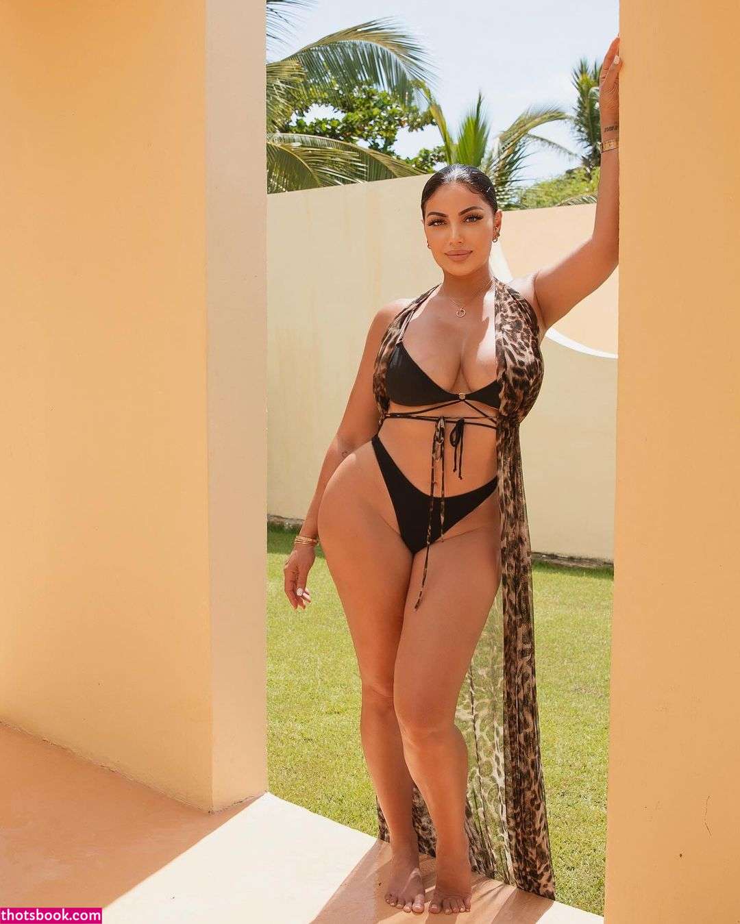 La Reina Shaw Photo #18