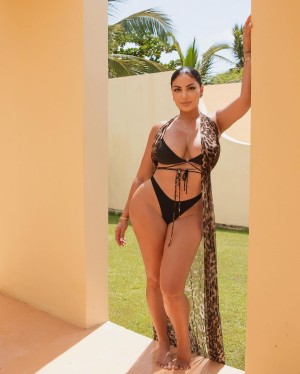 La Reina Shaw Photo #18