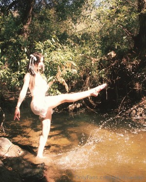 Dainty Wilder Photo #833