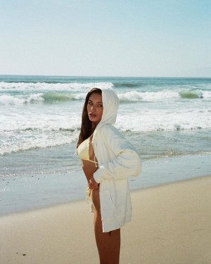 Alyssa Lynch Photo #2