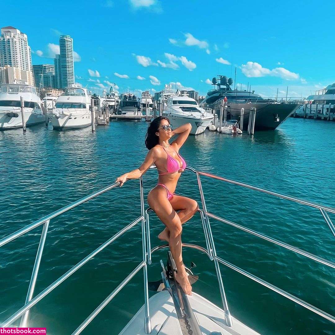 Lucia Galvez Photo #15