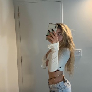 Scarlet Aviram Photo #13