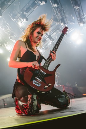 Victoria De Angelis Photo #4