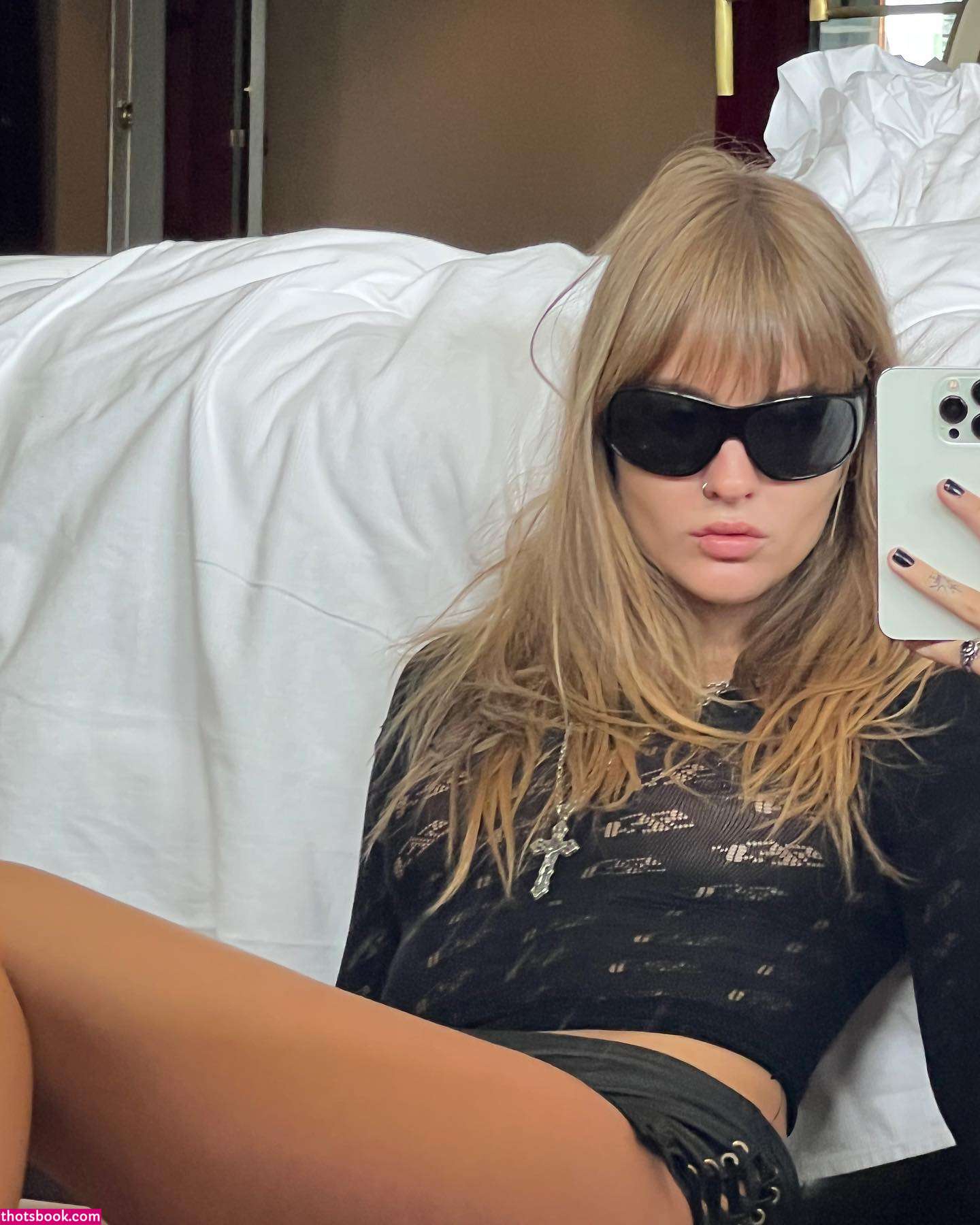 Victoria De Angelis Photo #18