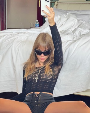 Victoria De Angelis Photo #20